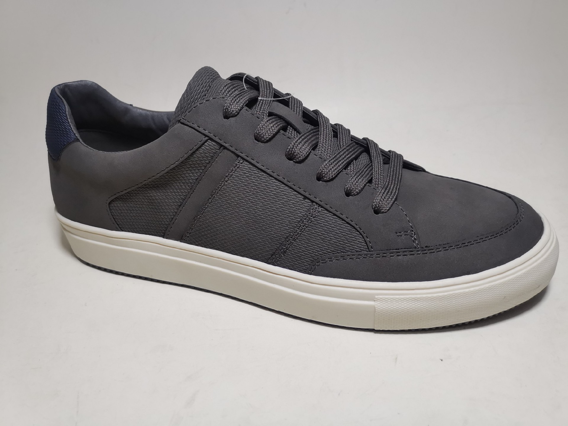 EURO EMBOSSED TRAINER BULK
