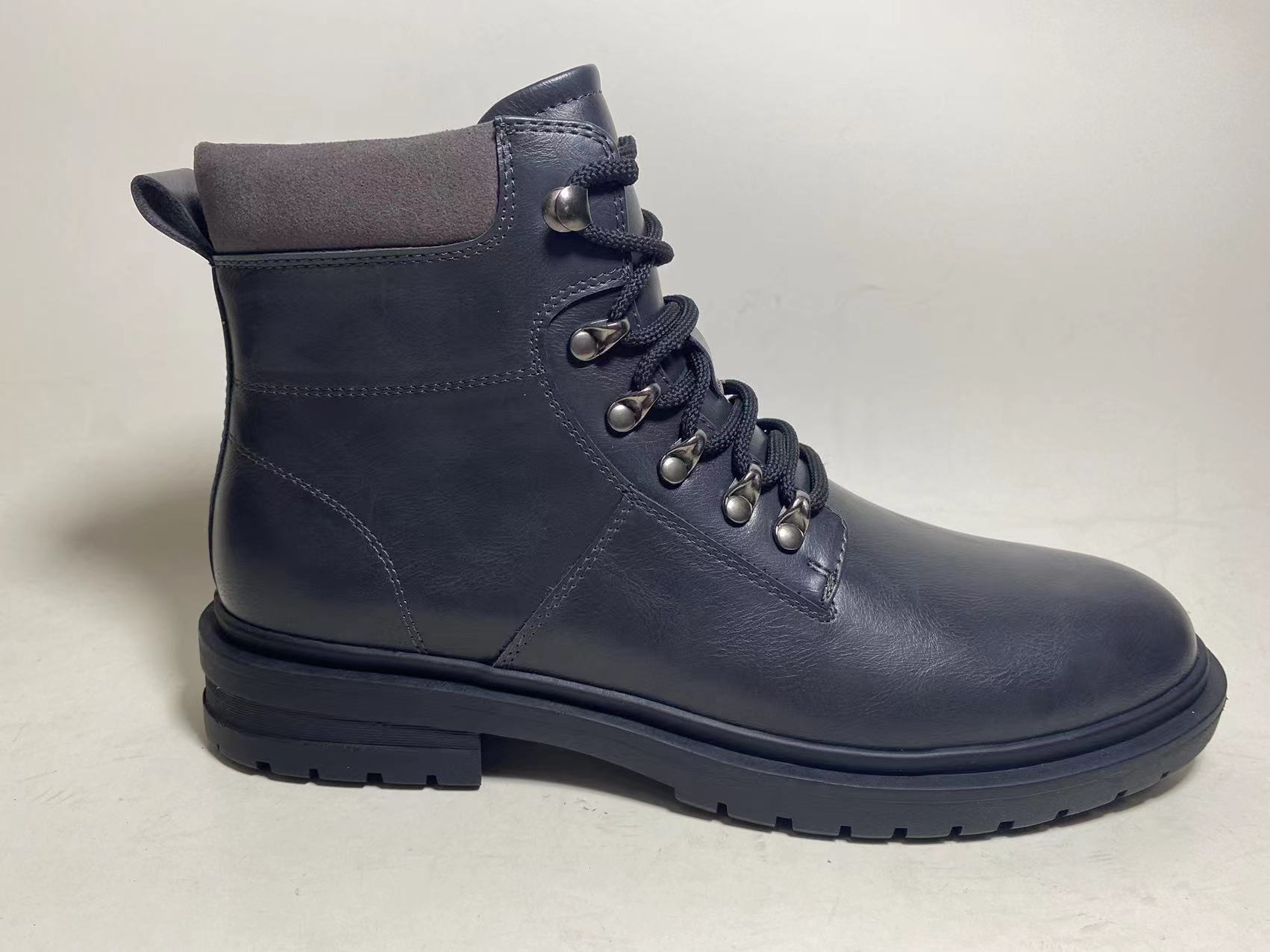 Hiking Charcoal boot