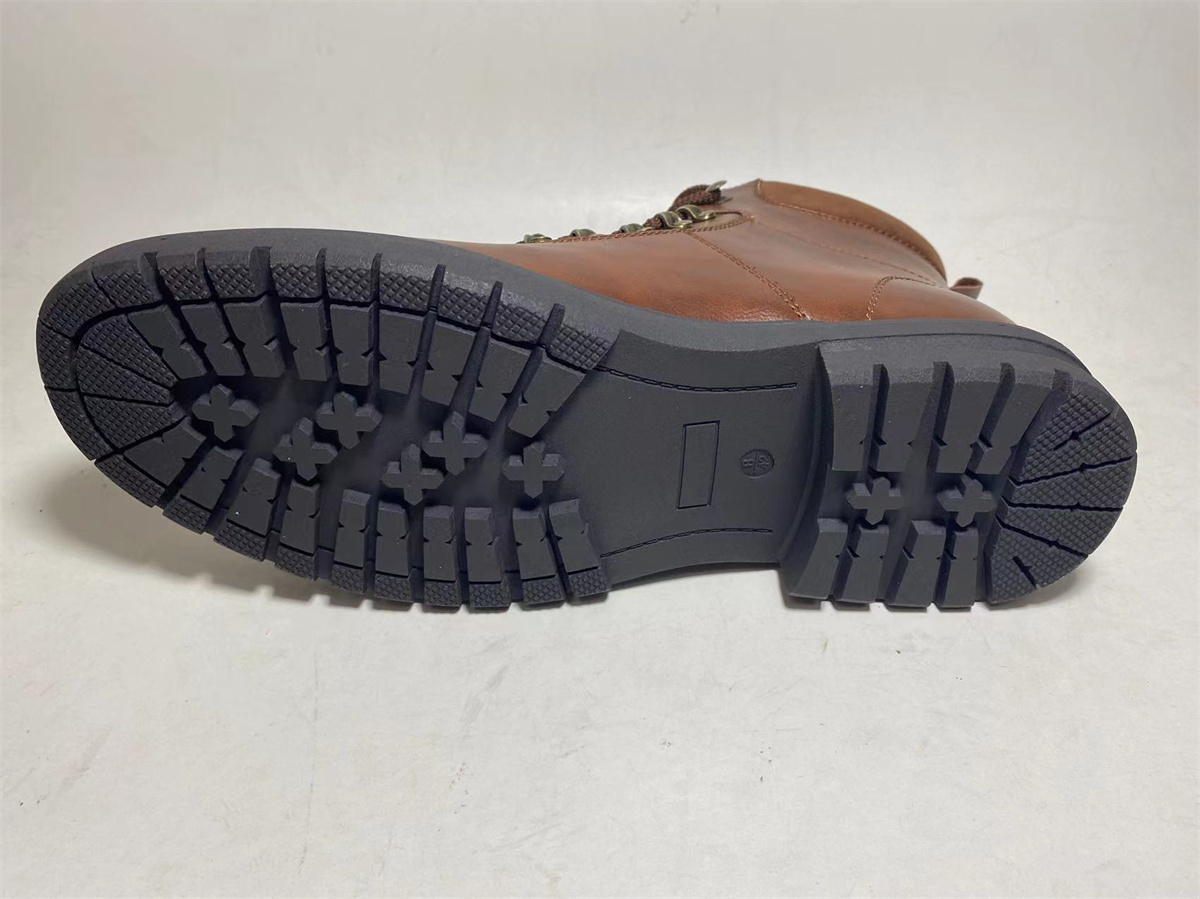 Hiking brown boot