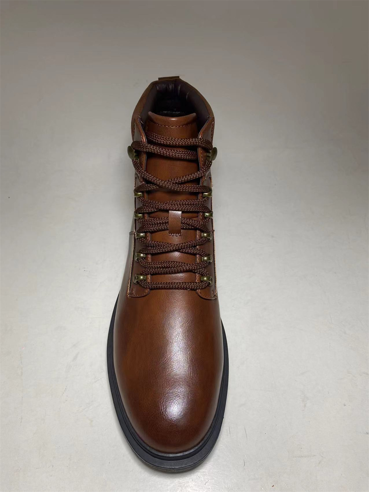 Hiking brown boot